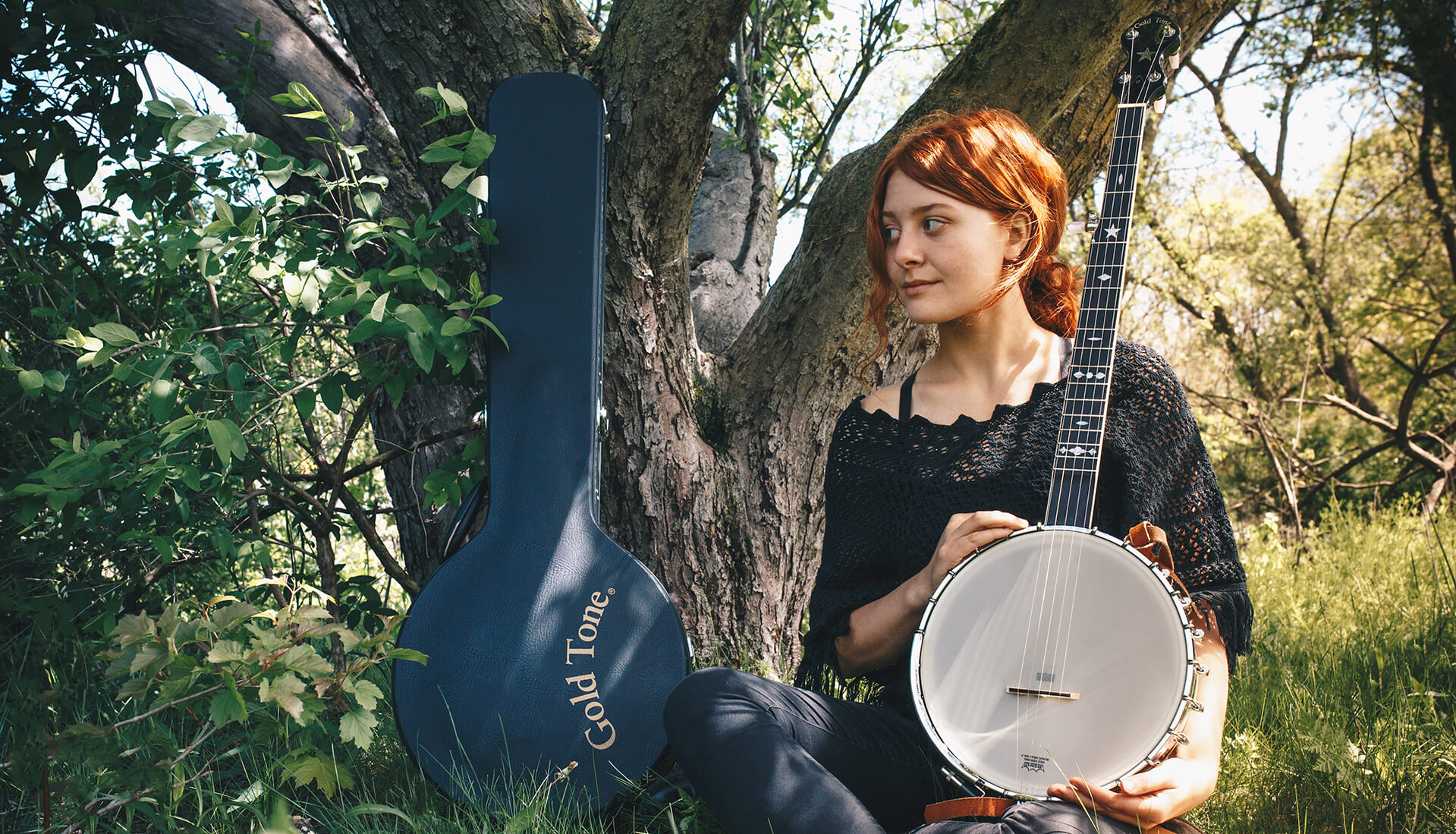 Libby DeCamp with her OT-800 banjo